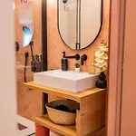Victoriei Emerald & Pink Gems - Designer Apartman