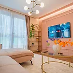 Victoriei Emerald & Pink Gems - Designer Apartman Bukarest