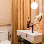 Victoriei Emerald & Pink Gems - Designer Apartman *