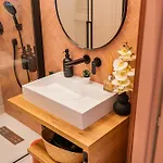 Victoriei Emerald & Pink Gems - Designer Apartman *