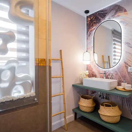 Victoriei Emerald & Pink Gems - Designer Appartement Bucarest