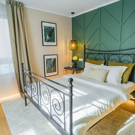 Victoriei Emerald & Pink Gems - Designer Appartement *