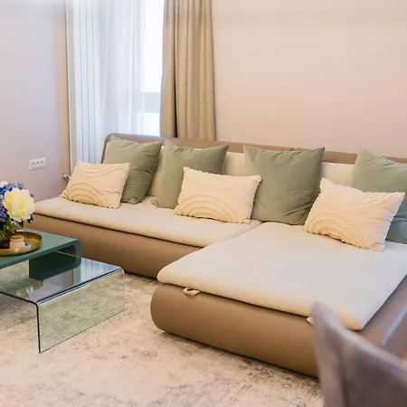 Victoriei Emerald & Pink Gems - Designer *