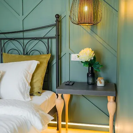 Victoriei Emerald & Pink Gems - Designer Appartement Bucarest