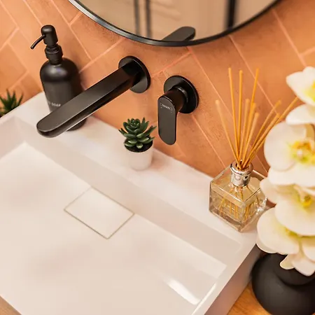 Victoriei Emerald & Pink Gems - Designer * Bucarest