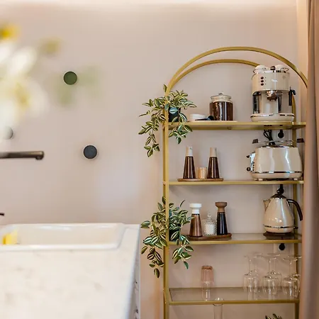 Victoriei Emerald & Pink Gems - Designer Bucarest