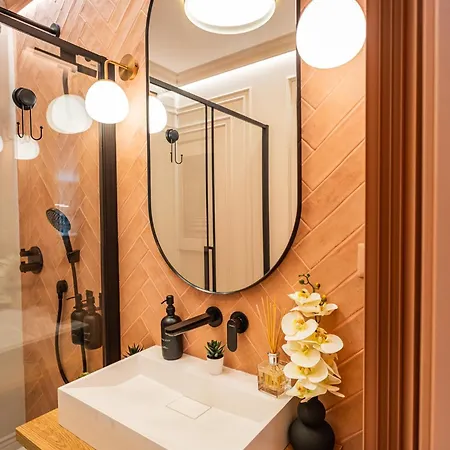 Victoriei Emerald & Pink Gems - Designer * Bucarest