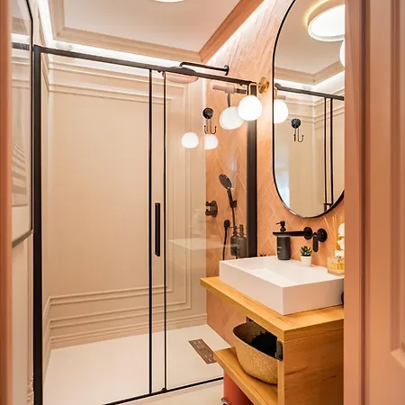 Victoriei Emerald & Pink Gems - Designer