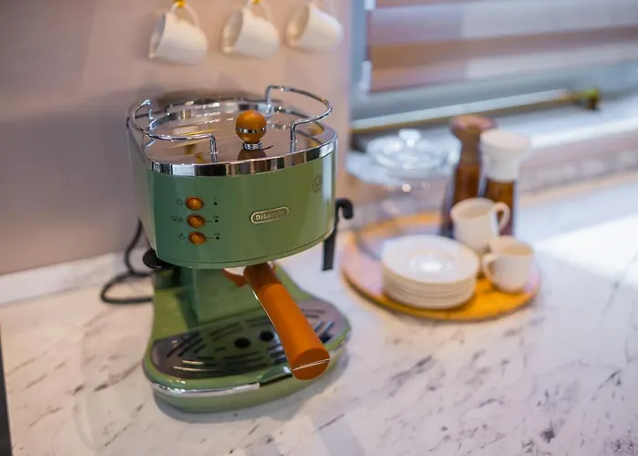 Victoriei Emerald & Pink Gems - Designer Apartament Bucureşti