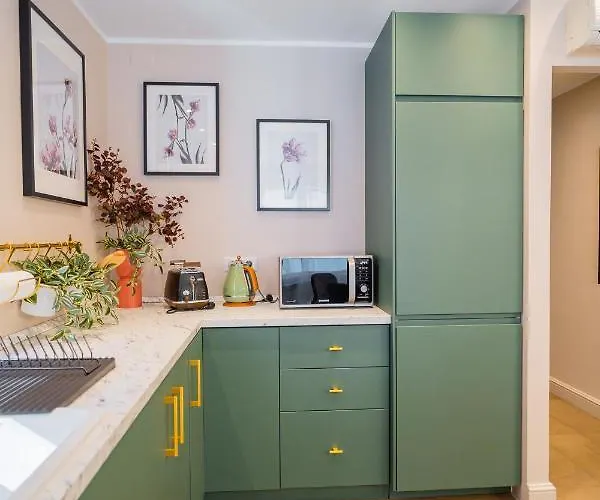 Apartament Victoriei Emerald & Pink Gems - Designer Bucureşti