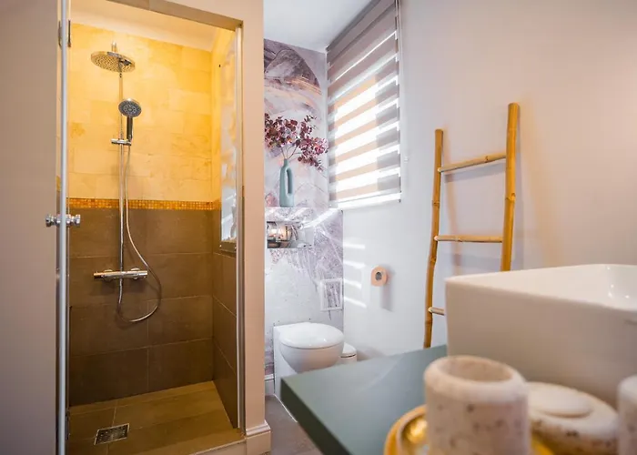 Victoriei Emerald & Pink Gems - Designer Apartament *