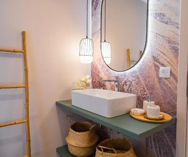 Victoriei Emerald & Pink Gems - Designer *