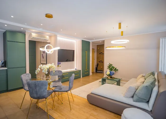 Victoriei Emerald & Pink Gems - Designer