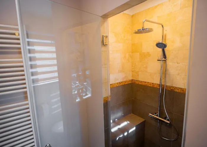 Apartament Victoriei Emerald & Pink Gems - Designer *