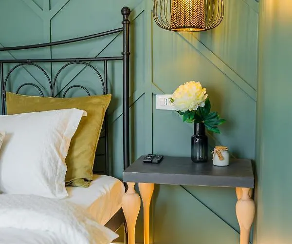 Victoriei Emerald & Pink Gems - Designer Διαμέρισμα Βουκουρέστι