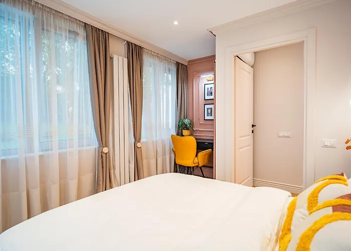 Victoriei Emerald & Pink Gems - Designer Apartament *