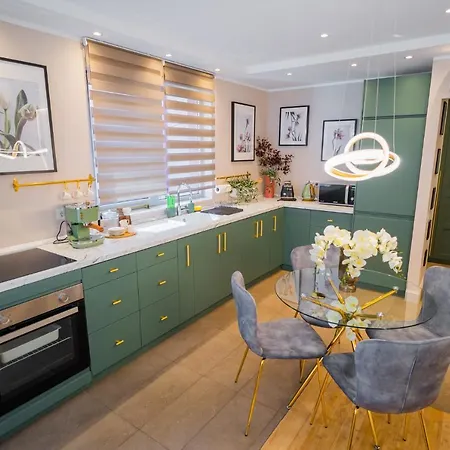 Apartment Victoriei Emerald & Pink Gems - Designer Bucharest