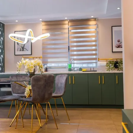 Victoriei Emerald & Pink Gems - Designer Apartment *