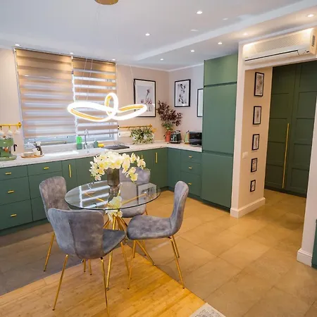 Apartment Victoriei Emerald & Pink Gems - Designer Bucharest