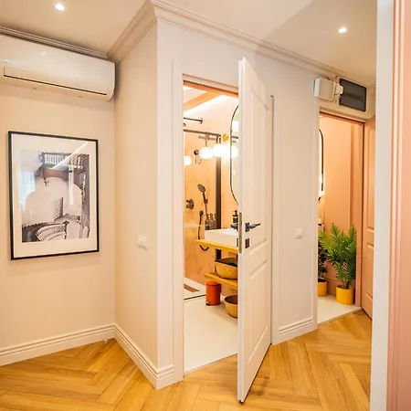 Apartment Victoriei Emerald & Pink Gems - Designer