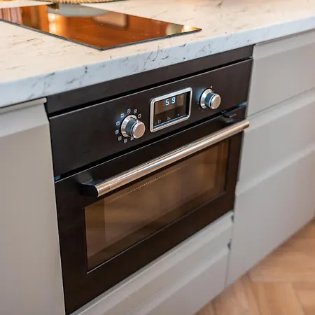 Apartment Victoriei Emerald & Pink Gems - Designer *