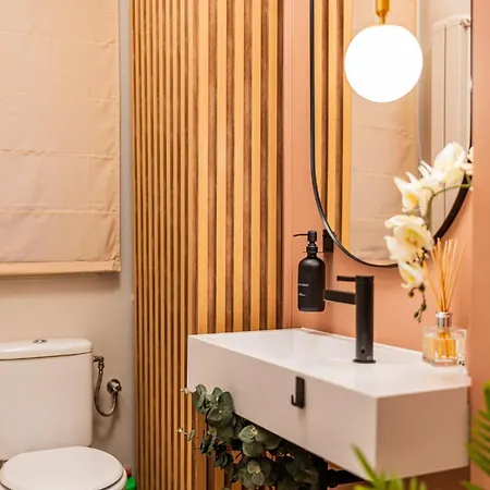 Victoriei Emerald & Pink Gems - Designer Apartment *