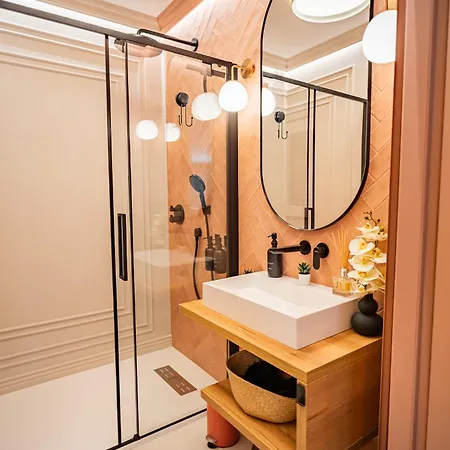 Victoriei Emerald & Pink Gems - Designer