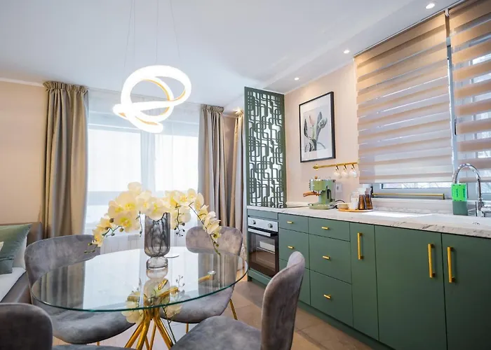 Victoriei Emerald & Pink Gems - Designer *