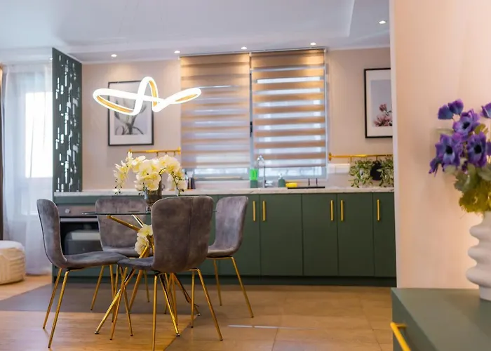 Victoriei Emerald & Pink Gems - Designer Apartmán *