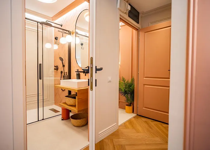 Victoriei Emerald & Pink Gems - Designer *