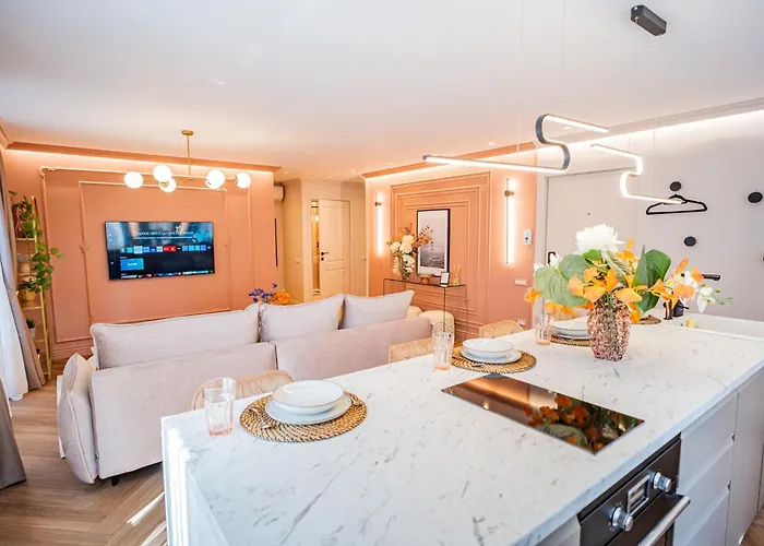 Victoriei Emerald & Pink Gems - Designer Bukurešť