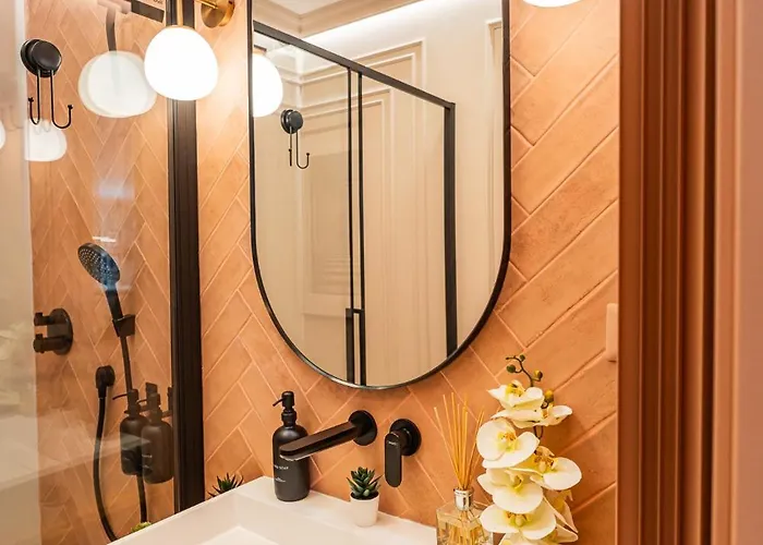 Victoriei Emerald & Pink Gems - Designer * Bukurešť