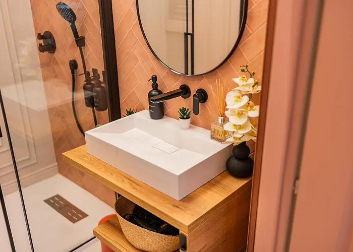 Victoriei Emerald & Pink Gems - Designer Apartmán *