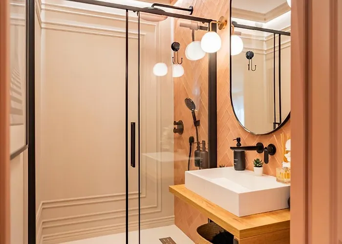 Victoriei Emerald & Pink Gems - Designer