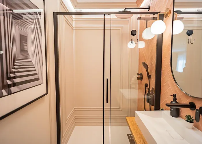 Victoriei Emerald & Pink Gems - Designer Apartmán *